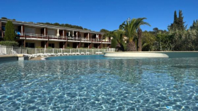 Les terrasses du Liouquet T2, piscine , parking , mer à 150 m